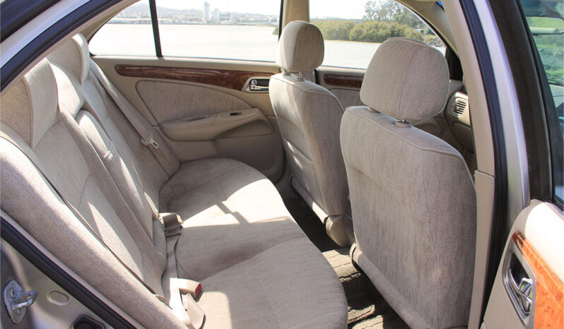 Nissan Bluebird full