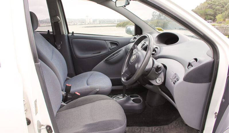 Toyota Vitz full
