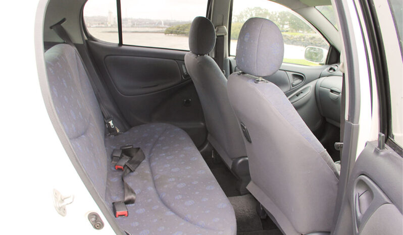 Toyota Vitz full
