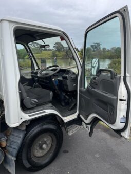 2003 Isuzu NKR – Box Truck full