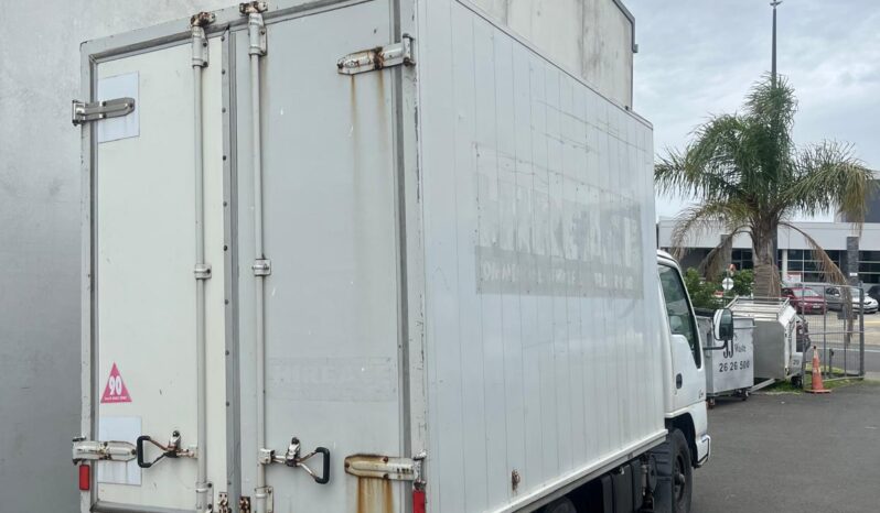 2003 Isuzu NKR – Box Truck full