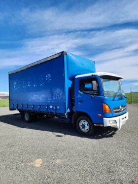 2005 Hino Class 2 Truck