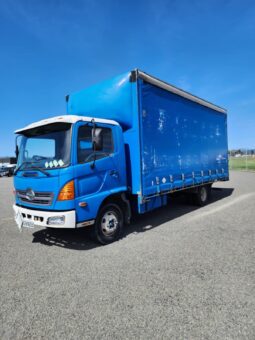 2005 Hino Class 2 Truck full