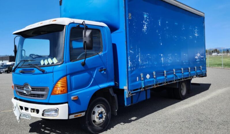 2005 Hino Class 2 Truck full
