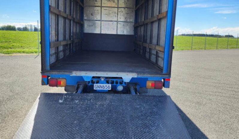 2005 Hino Class 2 Truck full