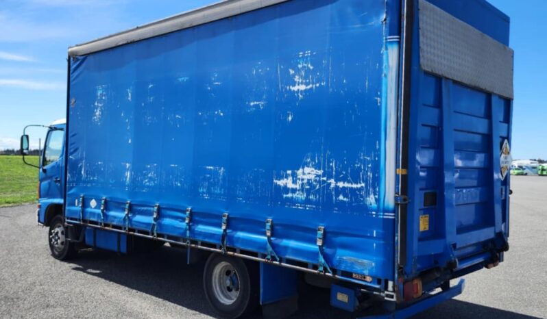 2005 Hino Class 2 Truck full